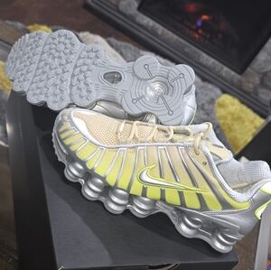 Nike Shox TL Fade Team Gold Metallic Silver (Women's)